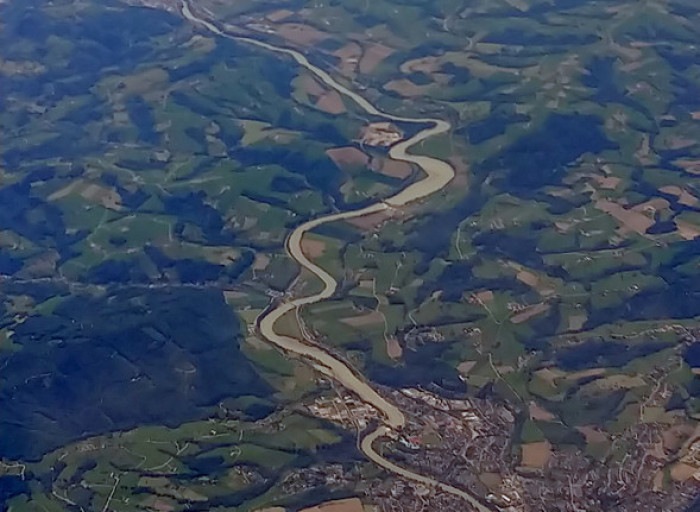 Eine Luftaufnahme zeigt die Donau in der Nähe der süddeutschen Stadt Regensburg. Foto: epa/Yonhap