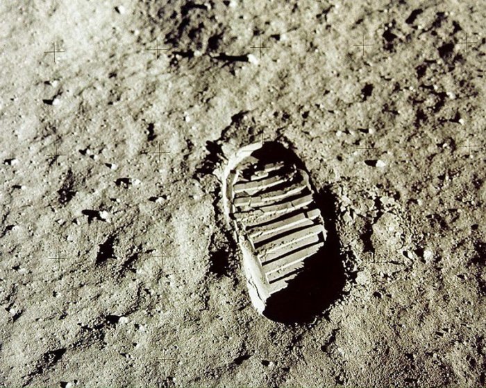 Ein Fußabdruck des US-amerikanischen Astronauten Edwin E. Aldrin auf dem Mond. Foto: -/Nasa/dpa