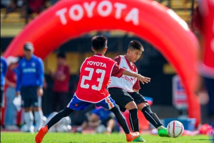 Bereits zum achten Mal setzt sich der japanische Autobauer Toyota für Thailands Fußball-Nachwuchs ein. Foto: The Nation