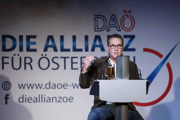 Heinz Christian Strache, ehemaliger österreichischer Vizekanzler, hält eine Rede beim Aschermittwochstreffen der Allianz für Österreich (DAOe). Foto: epa/Florian Wieser