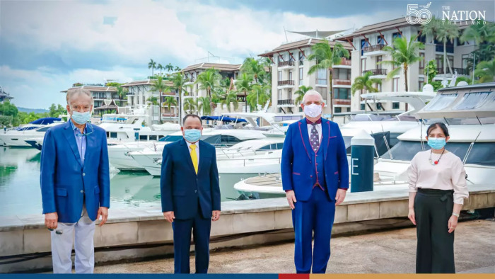 V.l.n.r.: Gulu Lalvani, Vorsitzender der Royal Phuket Marina, Narong Wun Siew, Gouverneur von Phuket, David Hayes, CEO von JAND Events, und Nanthasiri Ronnasiri, Direktor der TAT in Phuket. Foto: The Nation