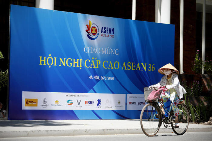 Werbetafel, die für den bevorstehenden 36. Gipfel der Association of Southeast Asian Nations (ASEAN) in Hanoi wirbt. Foto: epa/Luong Thai Linh