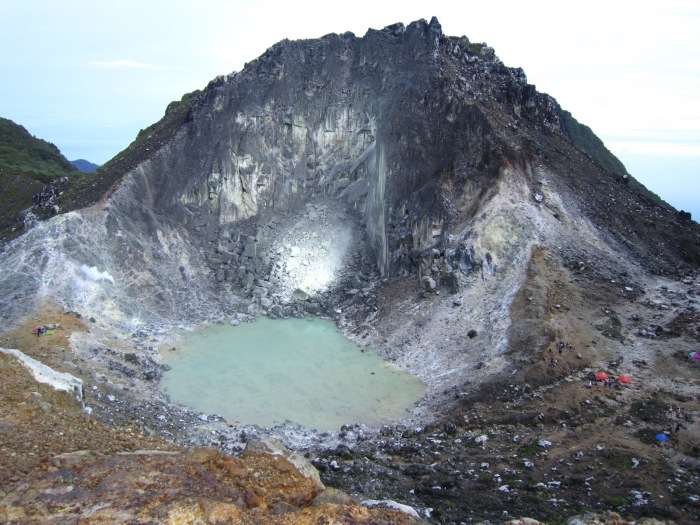 Blick auf den 2.100 Meter hohen Vulkan Sibayak. Foto: Indonesia-Tourism.com