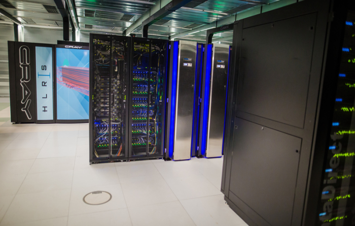 Blick auf Teile des Supercomputers «Hazel Hen» in der Universität Stuttgart. Foto: picture alliance / Christoph Schmidt/dpa