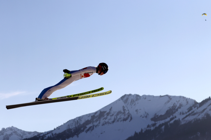 Ski nordisch: Weltmeisterschaft, Skispringen, Training, Damen, Großschanze. Maren Lundby aus Norwegen in Aktion. Foto: Daniel Karmann/dpa