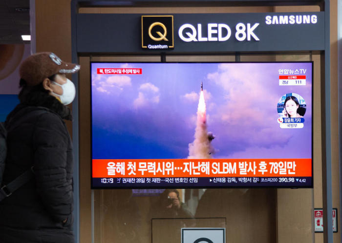 Nordkorea feuert eine nicht identifizierte ballistische Rakete auf das Ostmeer. Foto: epa/Jeon Heon-kyun