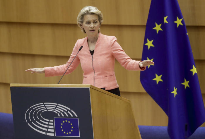 EU-Kommissionspräsidentin Ursula von der Leyen hält ihre erste Rede zur Lage der Nation bei einer Plenarsitzung des Europäischen Parlaments in Brüssel. Foto: epa/Olivier Hoslet