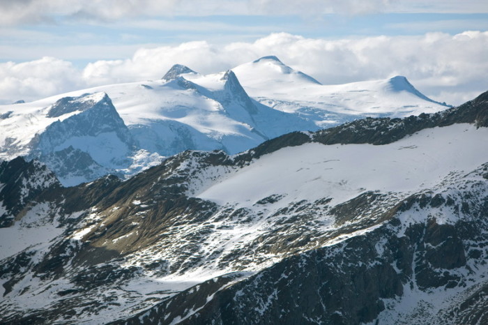 Ein undatiertes Bild der Großvenediger Berge in Matei. Foto: epa/Johann Groder