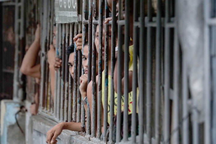 Die Philippinen sind besonders berüchtigt für ihre überfüllten Zellen. Viele Gefangenen leiden unter Vorerkrankungen. Foto: epa/Mark R. Cristino