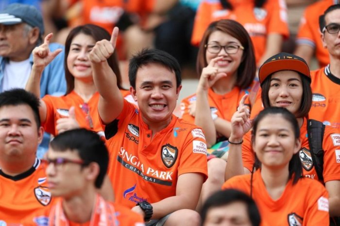Nach der langen Fußballpause können Fans ihrem Team wieder zujubeln. Foto: The Nation
