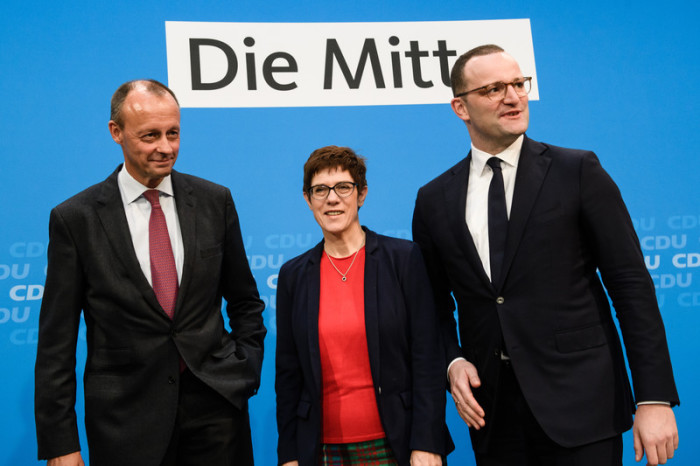(l-r.) Die drei Kandidaten für die CDU-Führung: Friedrich Merz, Annegret Kramp-Karrenbauer und Jens Spahn. Foto: epa/Clemens Bilan