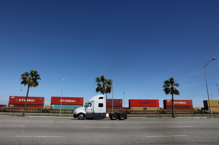 Übersee-Container im Hafen von Los Angeles. Foto: epa/epa-efe/Andrew Gombert