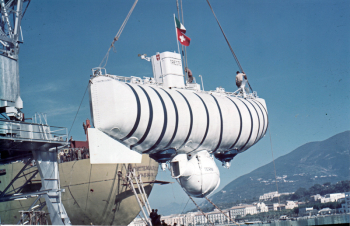 Undatiertes Foto des Bathyskaphes «Trieste», der im Januar 1960 in den Marianengraben getaucht ist. Foto: Piccard Family/Dpa