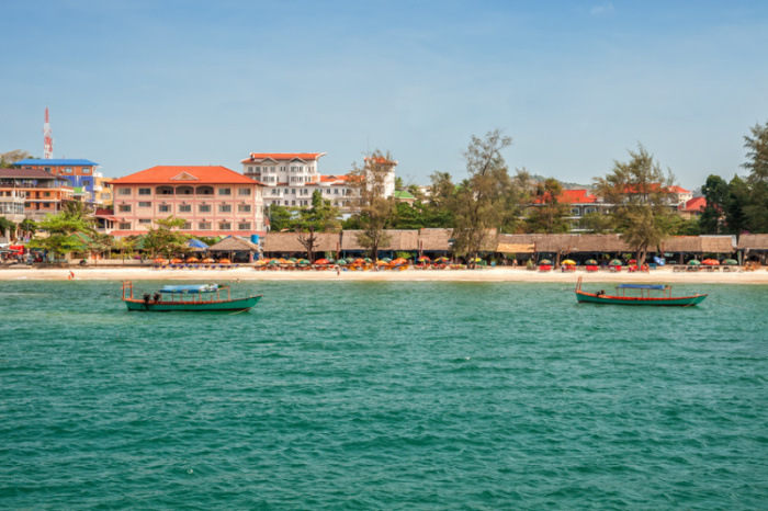 Sihanoukville ist der populärste Badeort in Kambodscha und liegt am Golf von Thailand. Neben ihren vielen schönen Stränden ist die Stadt besonders auch für ihre hohe Casinodichte bekannt. Foto: YuliaB / Fotolia.com
