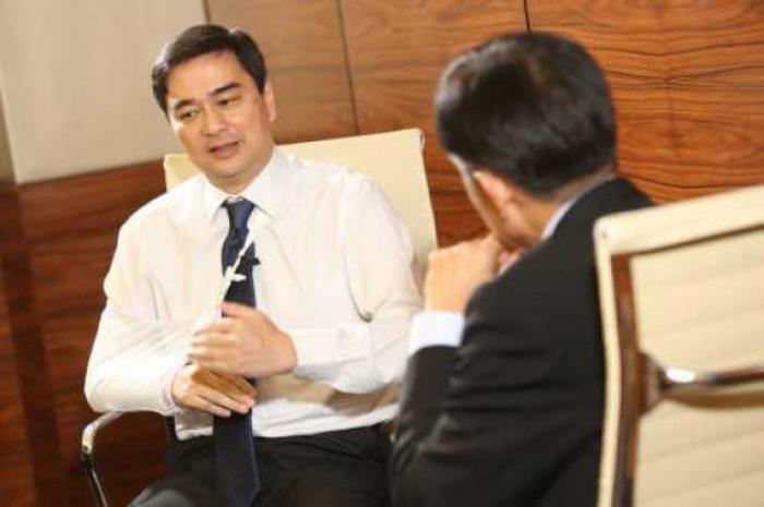 Abhisit will mit Yingluck sprechen