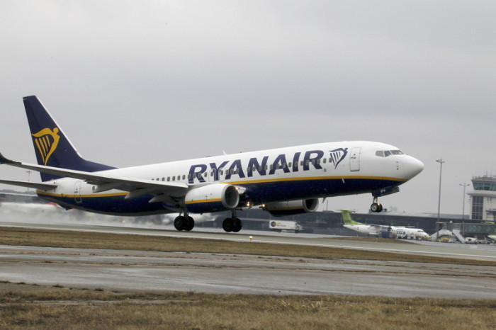 Die Fluggesellschaft Ryanair wird gezwungen sein, die Zahl der Sommerflüge wegen des Flugverbots der Boeing 737 Max zu reduzieren. Archivfoto: epa/TOMS KALNINS
