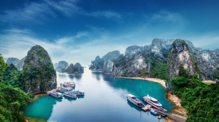 Südostasien ist für seine malerischen Lagunen, tosenden Wasserfälle, grünen Berge und traumhaften Strände weltbekannt.