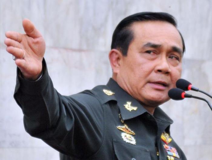 Militärchef General  Prayuth Chan-ocha appelliert an die streitenen Parteien, das Ergebnis des Verfassungsgerichts zu akzeptieren.