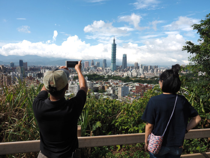 Taiwans Hauptstadt Taipeh mit ihrer Skyline ist ein beliebtes Reiseziel von thailändischen Touristen. Foto: epa/David Chang