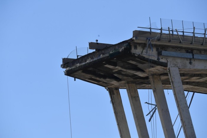 Die eingestürzte Autobahnbrücke in Genua. Foto: epa/Luca Zennaro