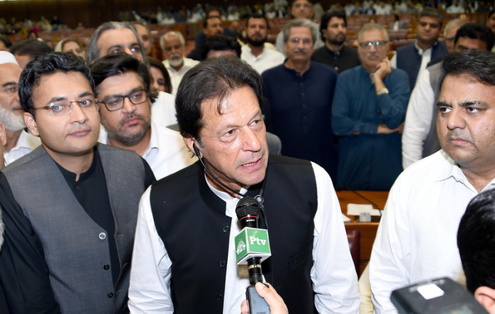 Imran Khan(M). Foto: epa/Pid