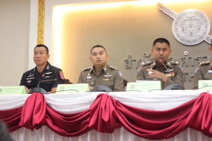 Thailands stellvertretender Chef der Touristenpolizei ermittelte in schlüpfriger Angelegenheit und leitete die Pressekonferenz am Freitag. Foto: The Nation