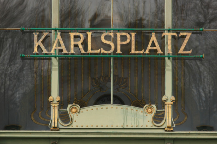 Blick auf ein Detail des Otto-Wagner-Pavillons am Karlsplatz, erbaut vom österreichischen Architekten Otto Wagner, in Wien. Foto: epa/Florian Wieser