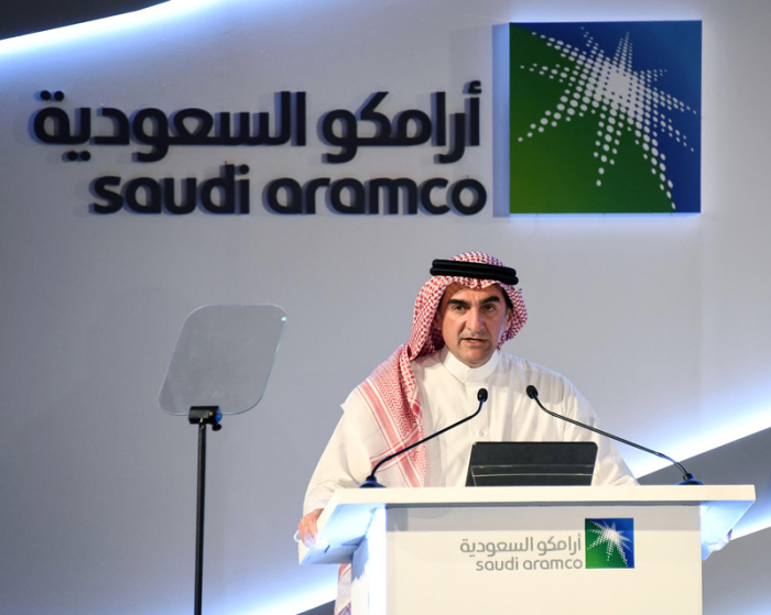 Jasir al-Rumian, Vorstandsvorsitzender des Ölkonzerns Saudi Aramco, spricht auf einer Pressekonferenz. Foto: -/Saudi Press Agency/dpa