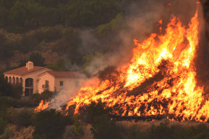 Foto: epa/Mike Eliason / SANTA BARBARA COUNTY FIRE