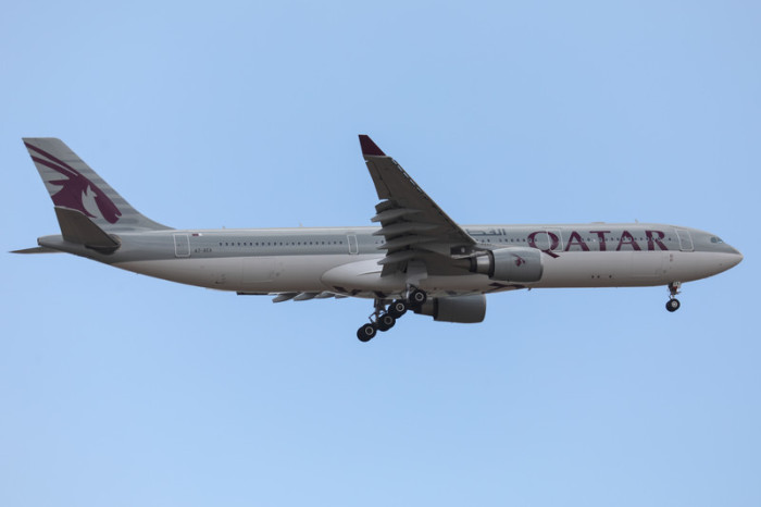Eine Frau brachte auf dem Flug von Doha nach Bangkok ein Kinder zur Welt. Foto: epa/efe/Daniel Irungu