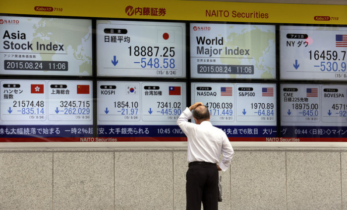 China-Börsen im freien Fall reißen Tokio (im Bild) und Co mit. Foto: epa/Kimimasa Mayama