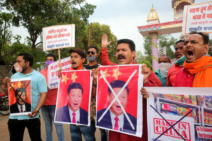 Protest gegen China in Bhopal. Foto: epa/Sanjeev Gupta