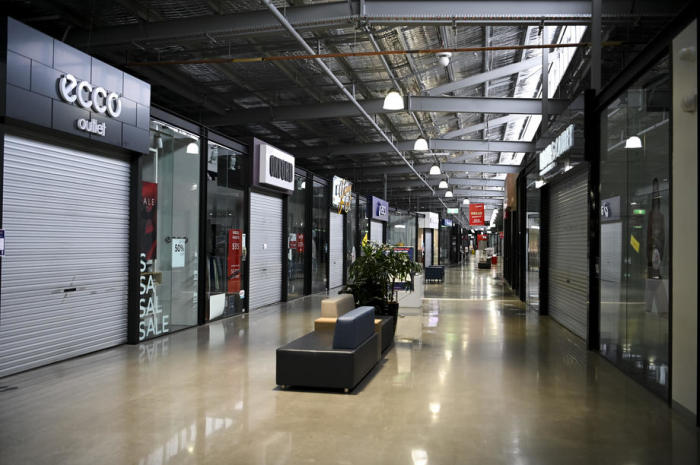 Geschlossene Einzelhandelsgeschäfte im Canberra Outlet Centre. Foto: epa/Lukas Coch