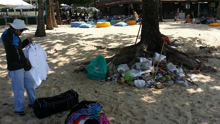 Müllproblem am Surin Beach