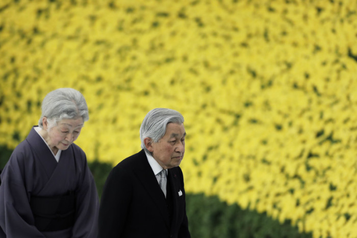 Japans Kaiser Akihito (r.) und Kaiserin Michiko (l.). Foto: epa/Kiyoshi Ota