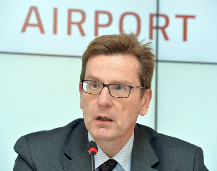Flughafen-Chef Karsten Mühlenfeld. Foto: epa/Bernd Settnik