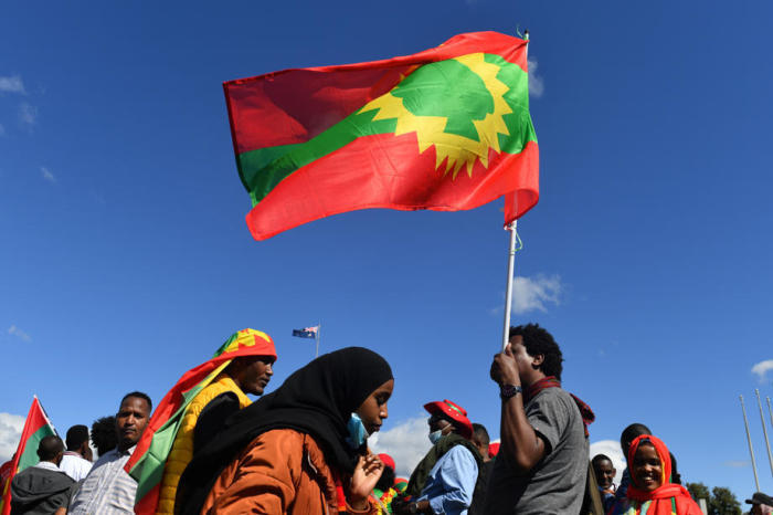 Anhänger der äthiopischen Tigray-Gemeinschaft protestieren vor dem Parlamentsgebäude in Canberra. Archivfoto: epa/Mick Tsikas