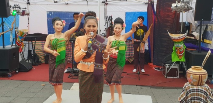 Mit unterhaltsamen kulturellen Darbietungen wird für authentische Thailand-Stimmung gesorgt. Fotos: Rüegsegger