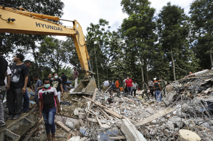 Die Zahl der Erdbebenopfer in Indonesien steigt stündlich. Foto: epa/Hotli Simanjuntak