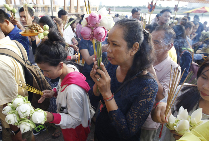 Buddhistischer Feiertag in Kambodscha. Foto: epa/Mak Remissa