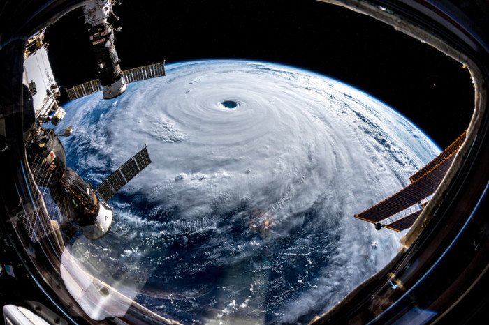 Ein Blick auf das 'Auge' des Taifuns Trami von der Internationalen Raumstation ISS. Foto: epa/Alexander Gerst