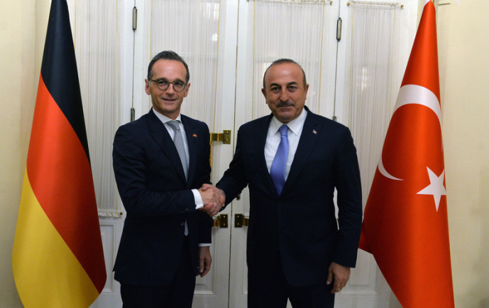 Heiko Maas (l, SPD), deutscher Außenminister, und Mevlüt Cavusoglu, Außenminister der Türkei. Foto: epa/Str