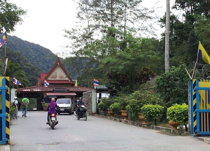 Der Grenzübergang Wang Prachan auf malaysischer Seite der Grenze. Foto: Wikimedia / Slleong