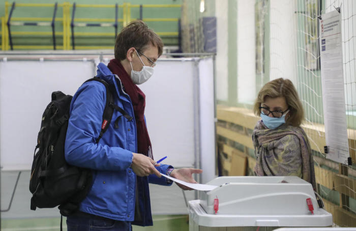 Parlamentswahl in Russland. Foto: epa/Maxim Shipenkov