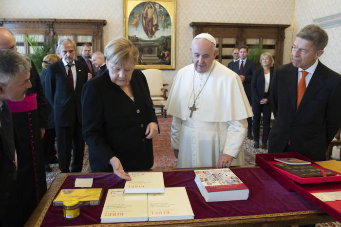 Die deutsche Bundeskanzlerin Angela Merkel im Vatikan. Foto: epa/Vatikanisches Medienhandout