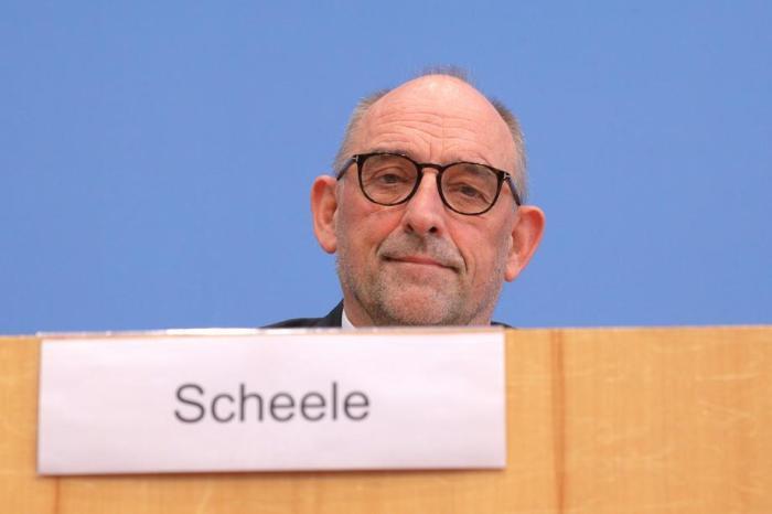 Der Vorsitzende des Vorstandes der Bundesagentur für Arbeit, Detlef Scheele, ist anwesend. Foto: epa/Christian Marquardt