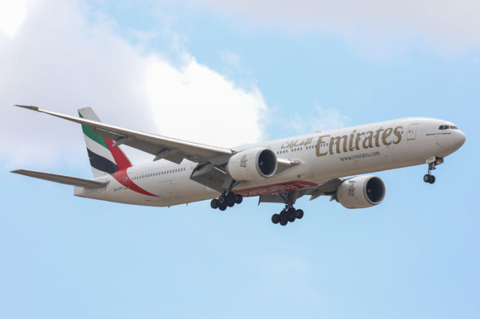 Mit einer Boeing 777 kann man ab dem 1. Juni auch mit Emirates von Bangkok nach Phnom Penh und natürlich auch in Gegenrichtung fliegen. Foto: epa/Daniel Irungu