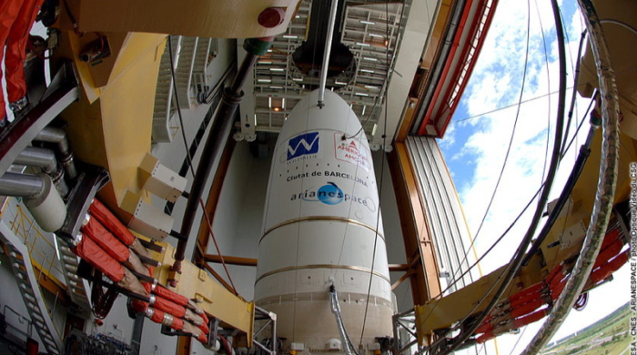 Ein von der Europäischen Weltraumorganisation zur Verfügung gestelltes Handout-Bild, das die europäische Trägerrakete Ariane 5 in Kourou, Französisch-Guayana, in Startbereitschaft zeigt. Foto: epa/Jean René Dagois