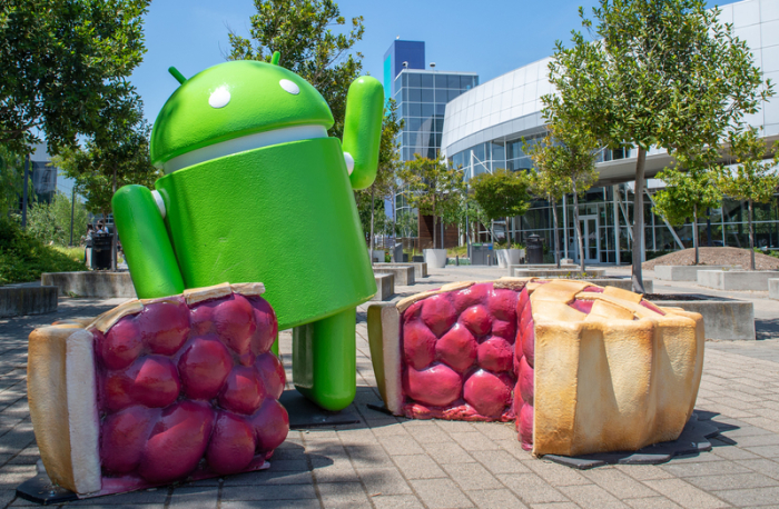 Mountain View: Das Maskottchen des aktuellen Android-Betriebssystems Pie ist auf dem Google-Firmengelände zu sehen. Foto: Andrej Sokolow/Dpa