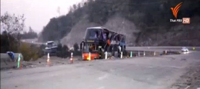 Drei Tote bei Doppeldeckerbus-Unfall